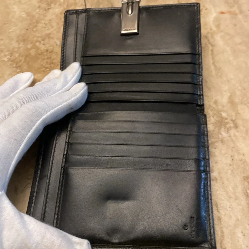Gucci Vintage Black Leather Wallet with Silver G Buckle #1